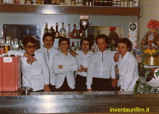 champagne, cameriere, anni 70